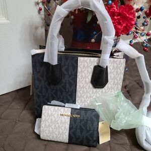Michael Kors Black and White Women's Bag Set